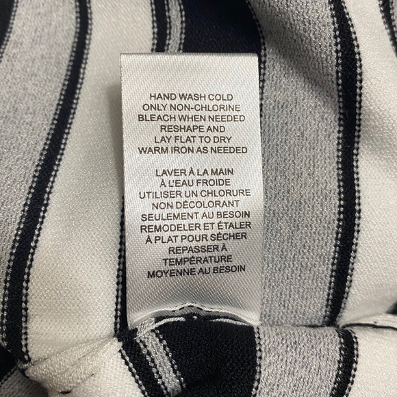 ⭐️⭐️⭐️ T. Tahari Multi Stripe Sweater ⭐️⭐️⭐️ - Picture 4 of 4